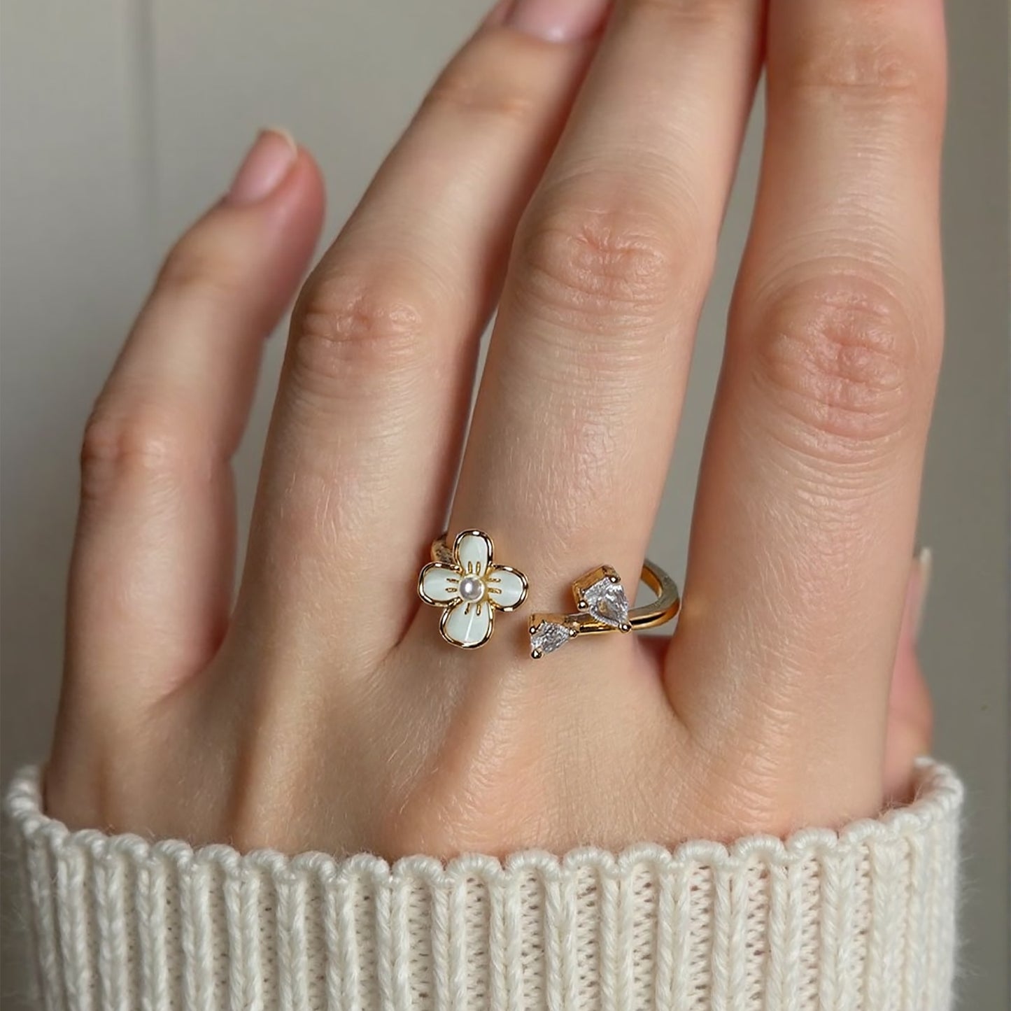 Delicate zirconia ring