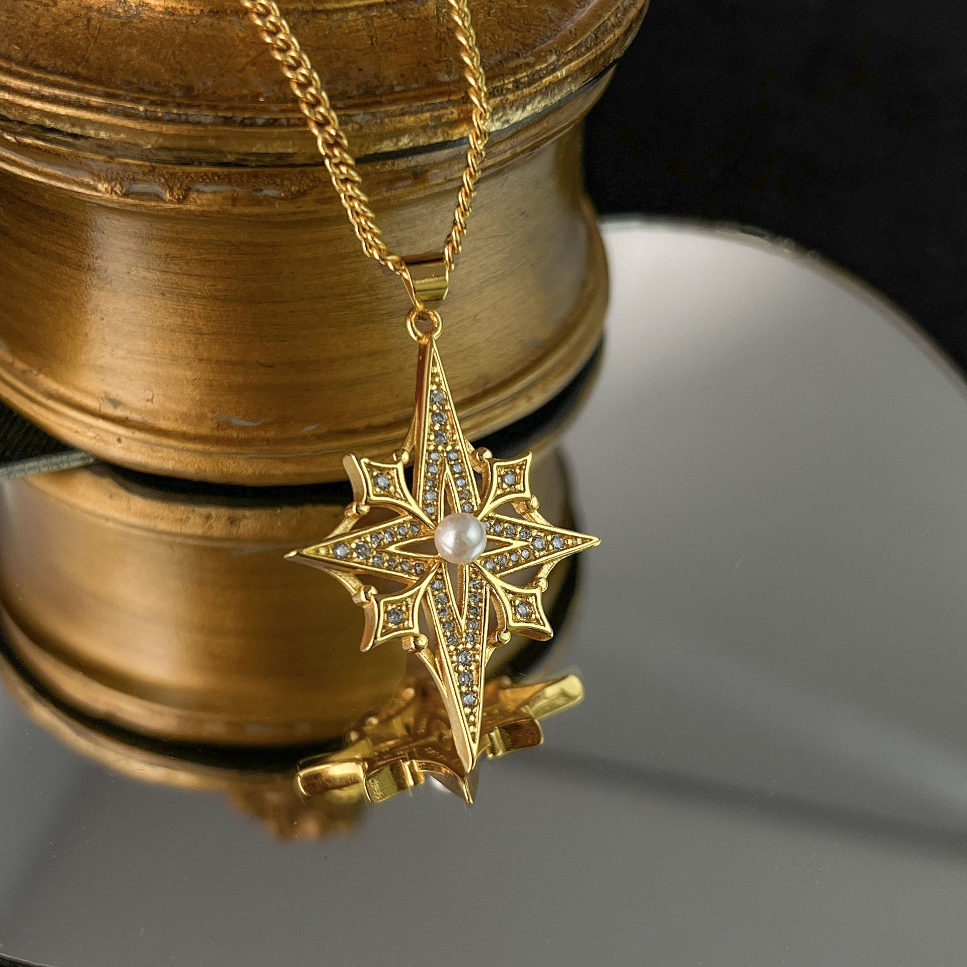 Vintage-style necklace