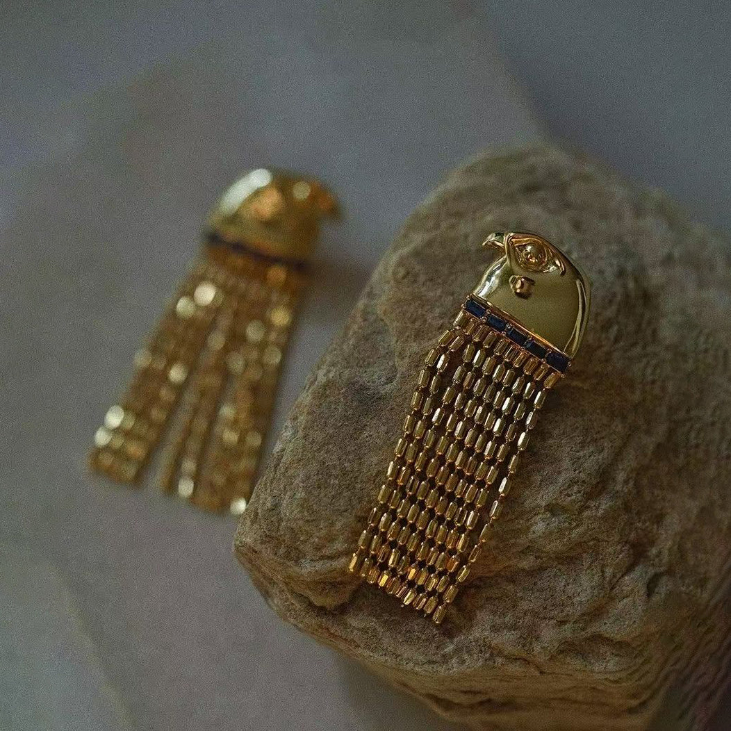 Statement vintage set with intricate eagle motif