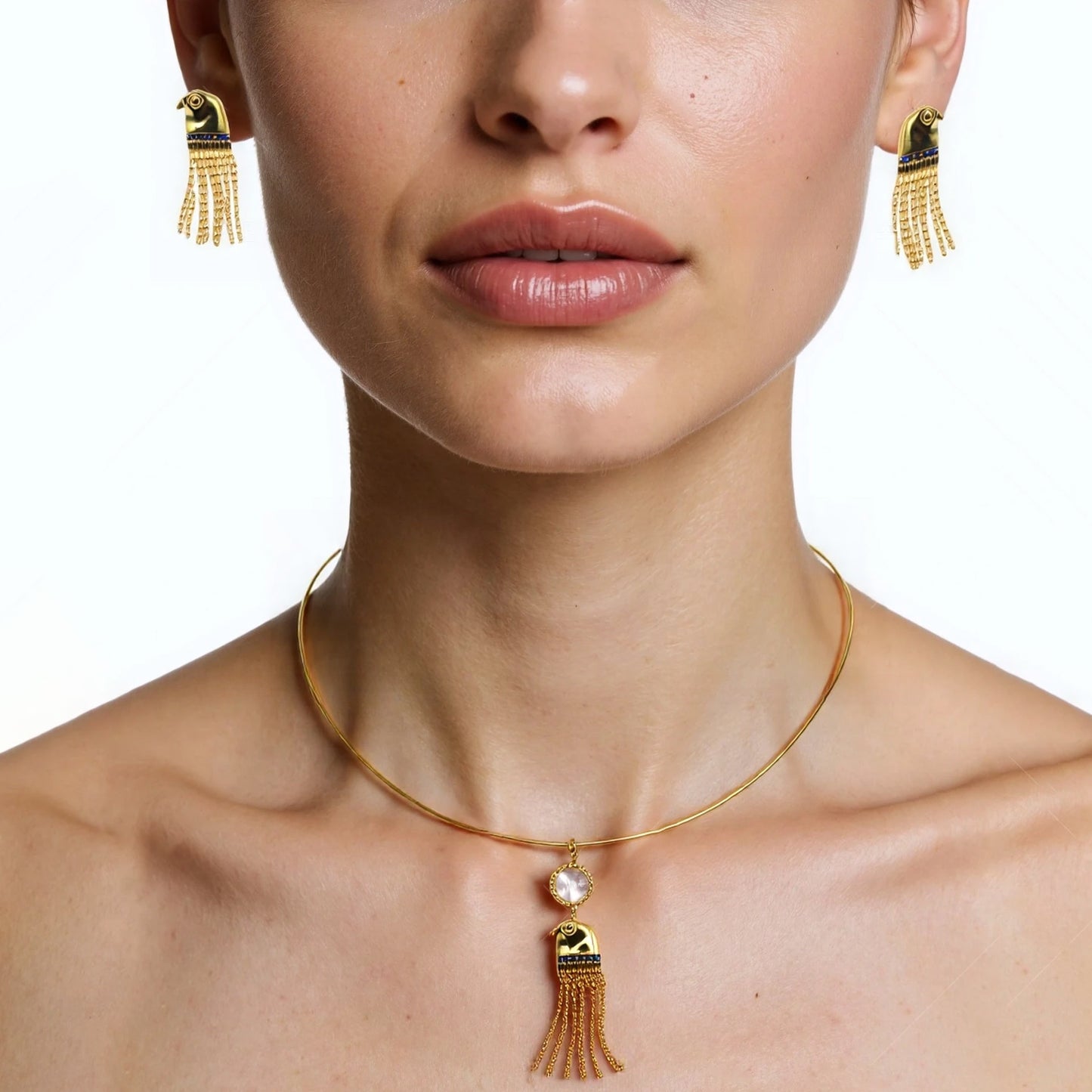 Bold antique-style set featuring eagle and serpent