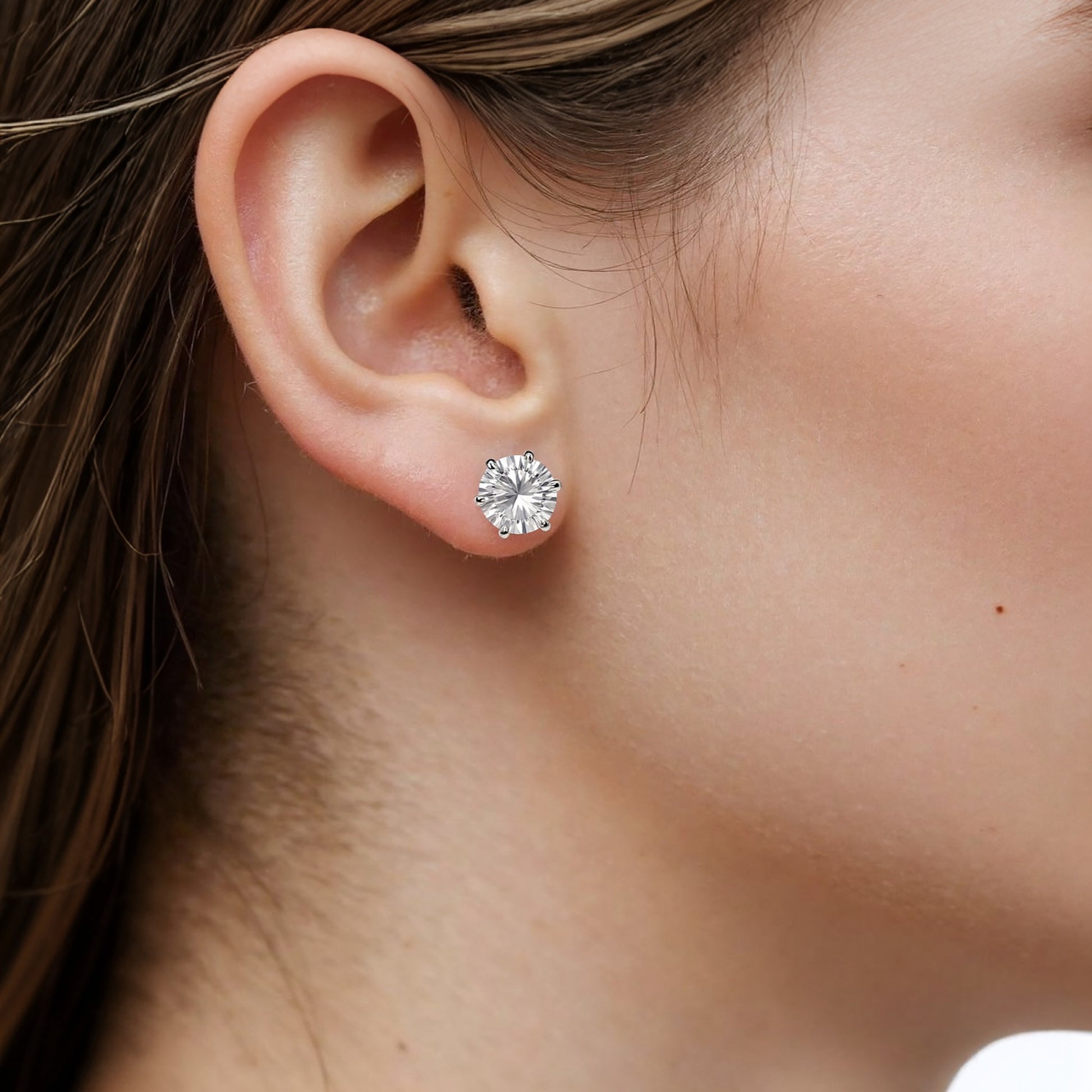 Delicate zirconia studs with a minimalist style