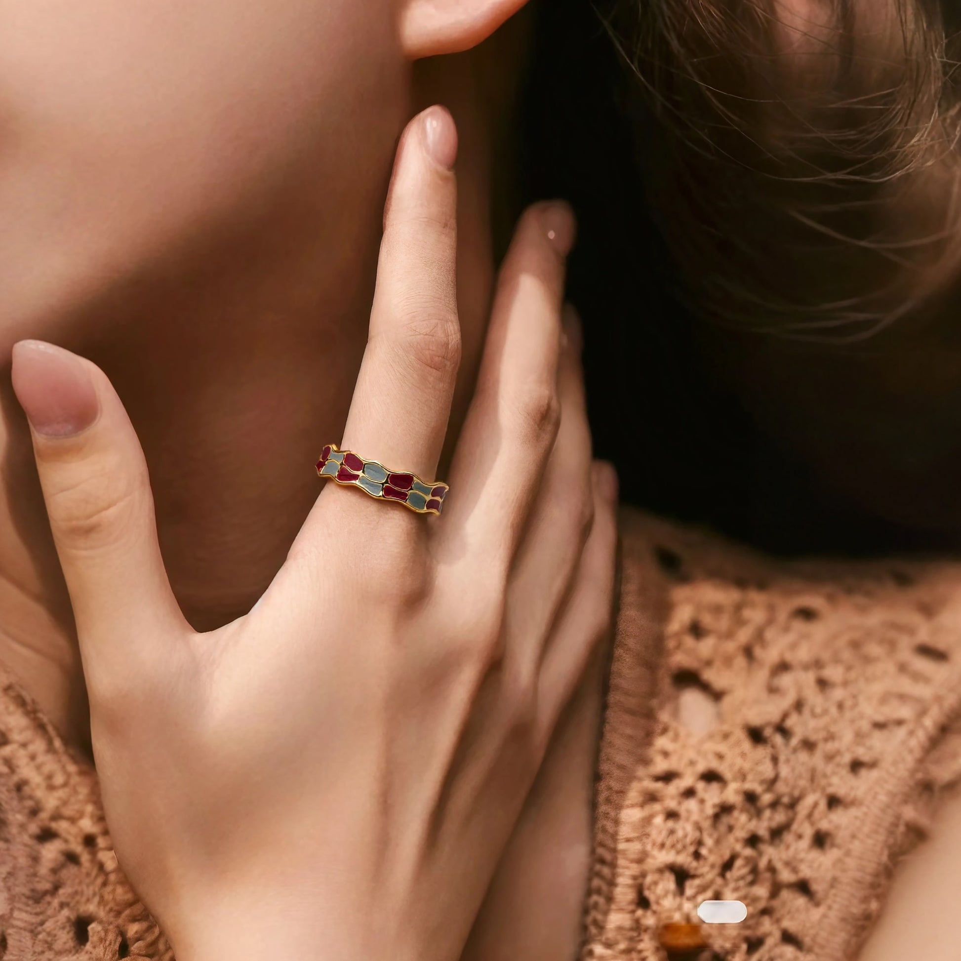 Chic enamel ring featuring subtle Morandi tones