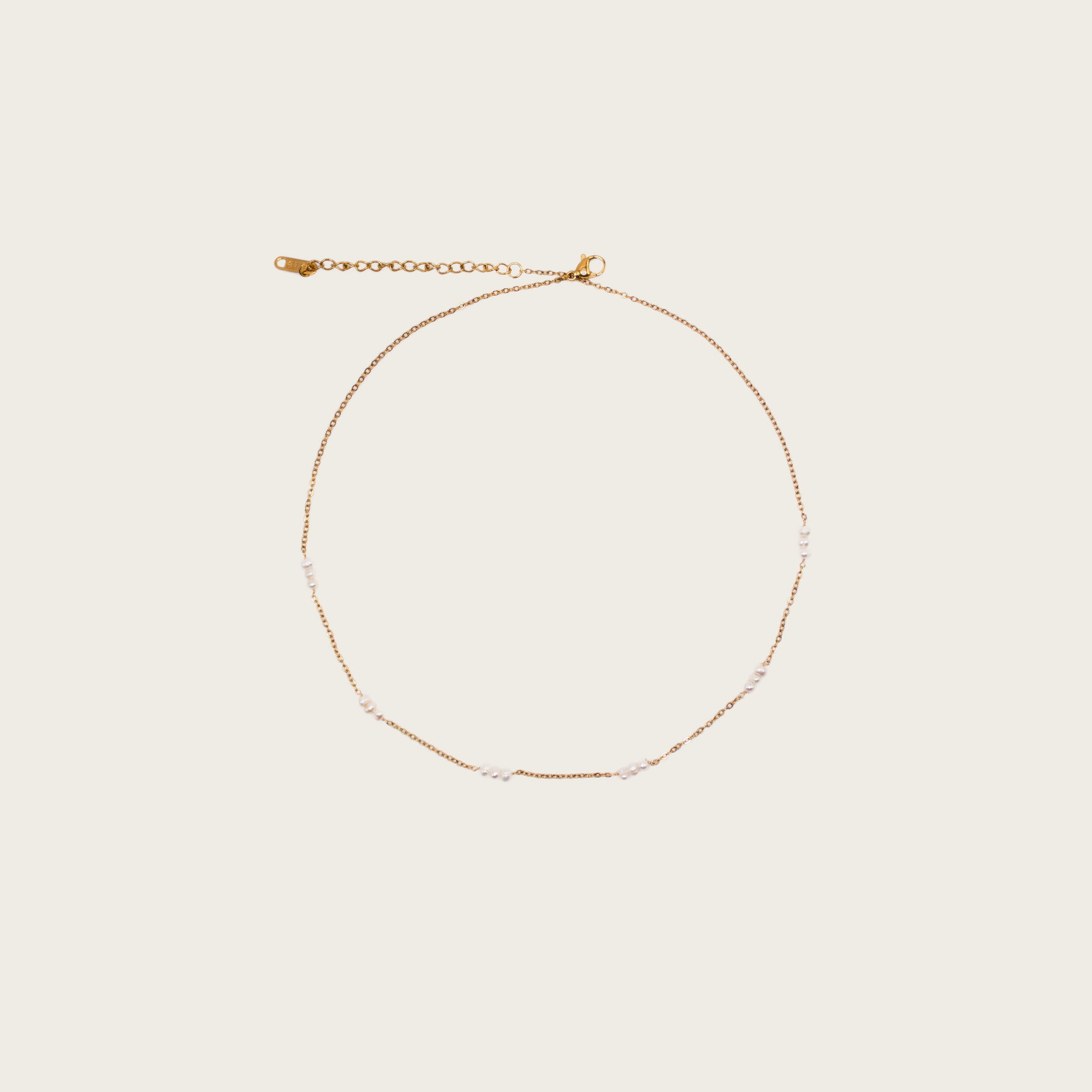 Charming segment necklace with natural pearls