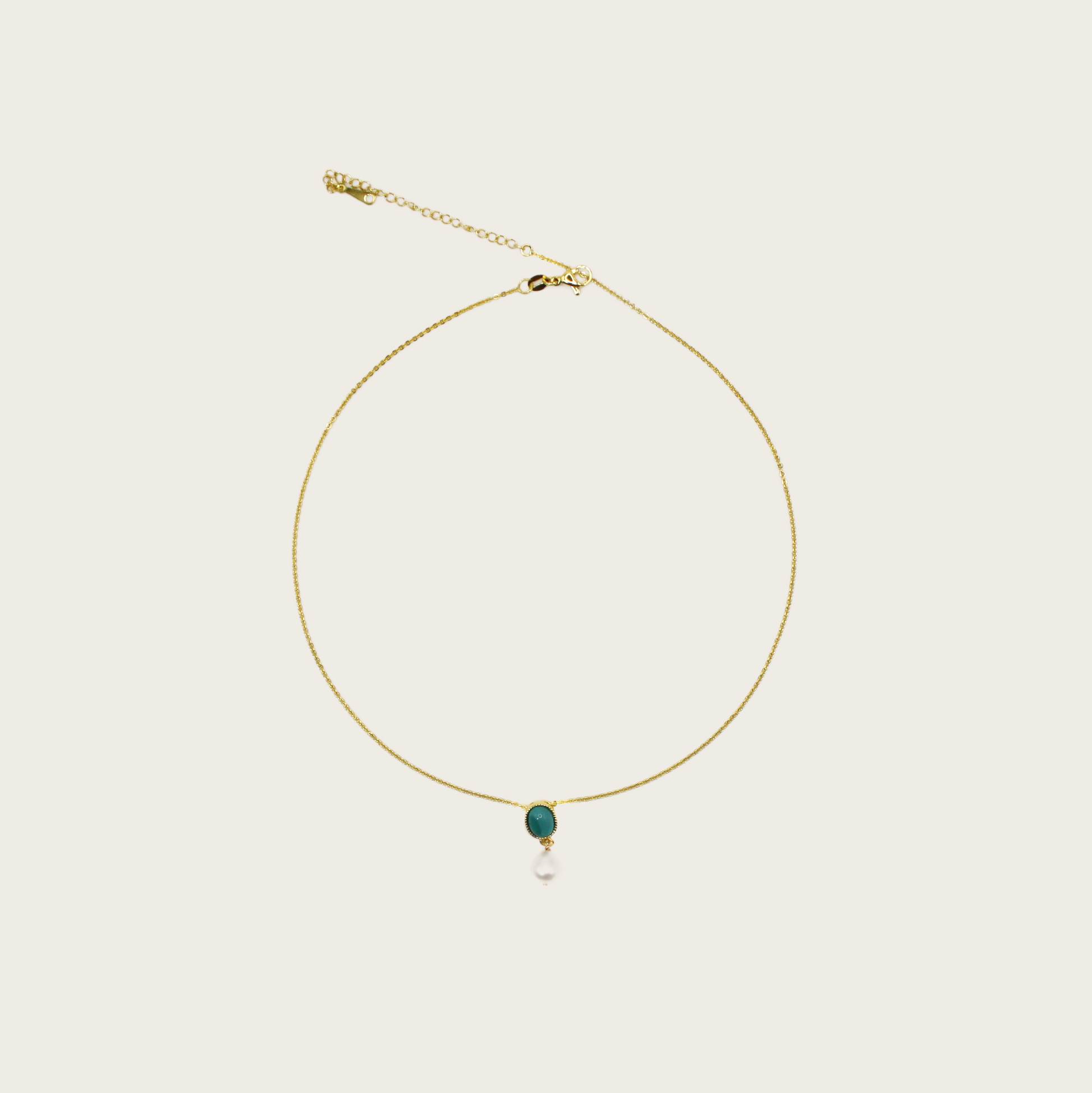 Timeless design with natural pearls and turquoise stones