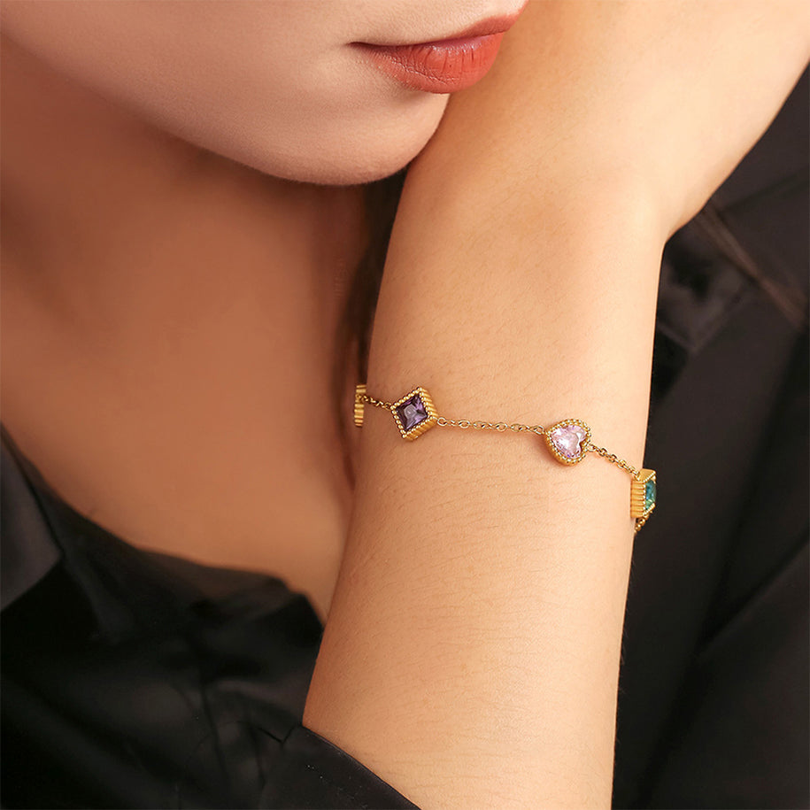 Elegant bracelet featuring heart-shaped zircon stones