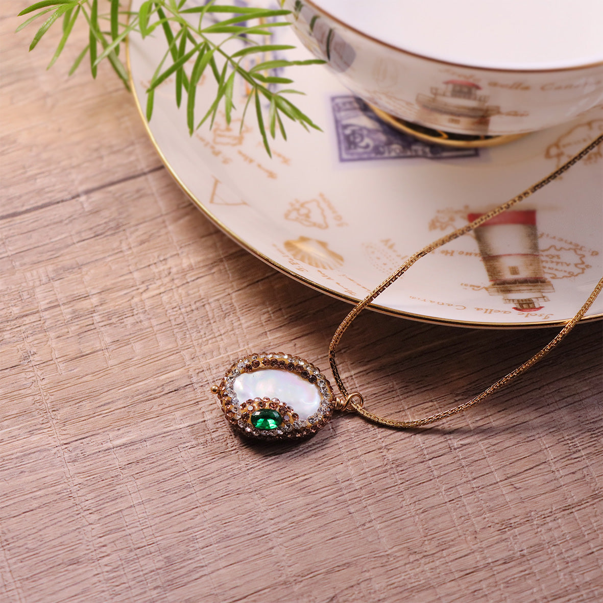 Handcrafted Boho Style Necklace with a stunning mother-of-pearl pendant,designed for lovers of natural and bohemian-inspired jewelry.